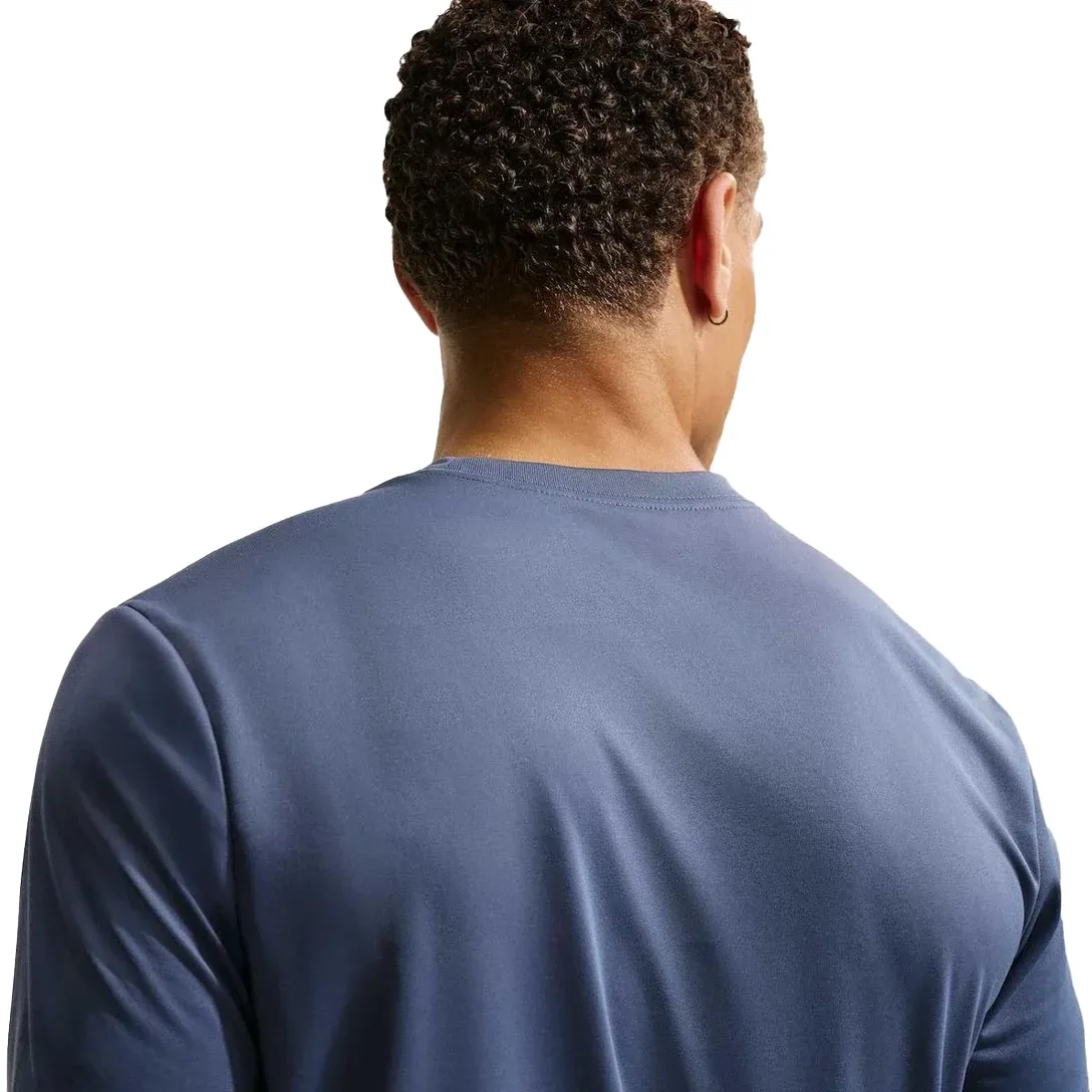 Camiseta Nike Dri-FIT Legend Azul Masculina vista frontal com logo Nike visível